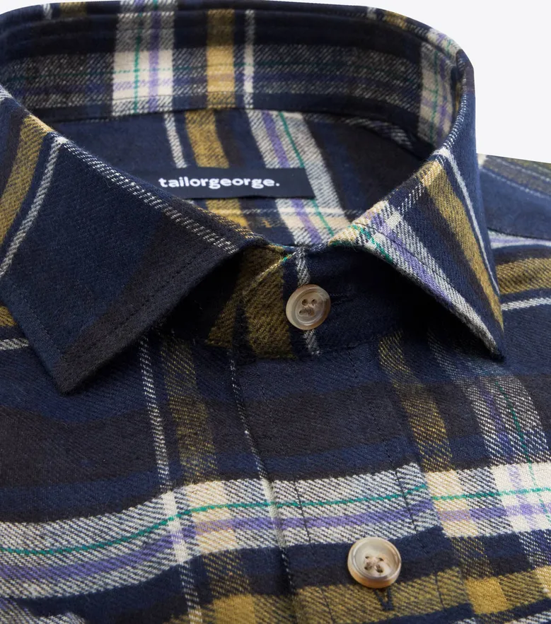 Bügelleichtes, schlichtes weißes Popeline-Hemd